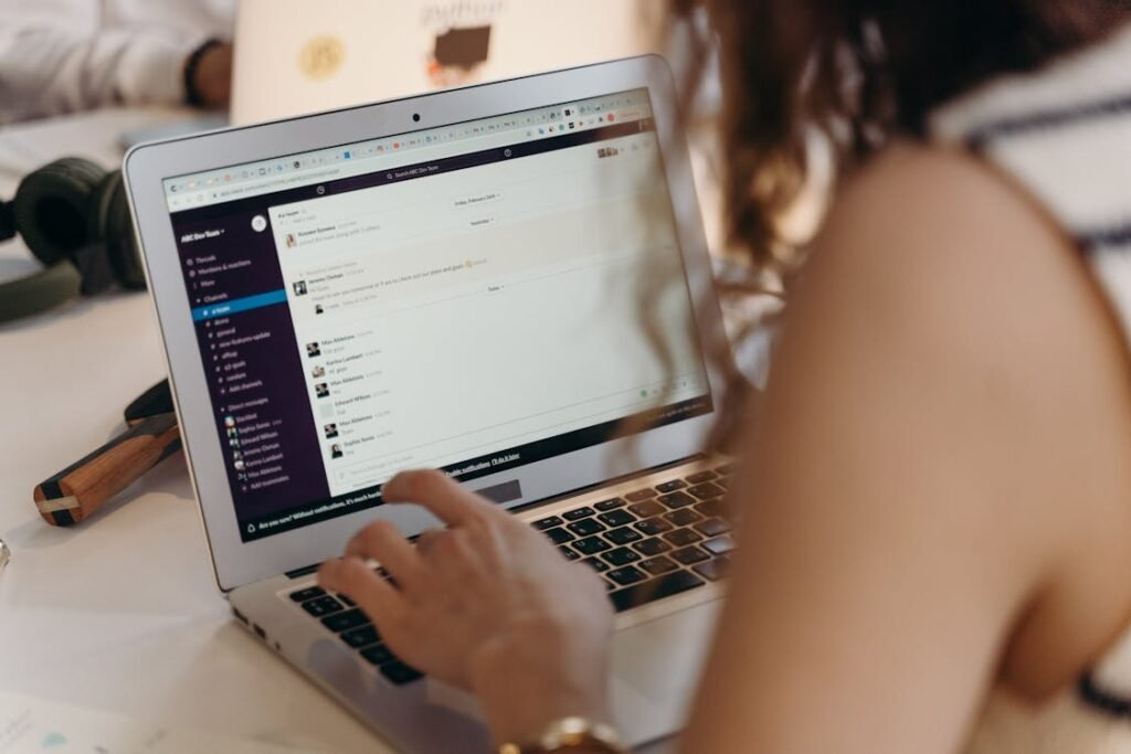 Content-Planung am Laptop – Content Marketing Strategie