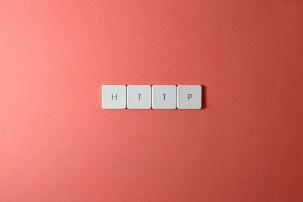 Website-Analyse auf Bildschirm – Website Schwachstellen finden